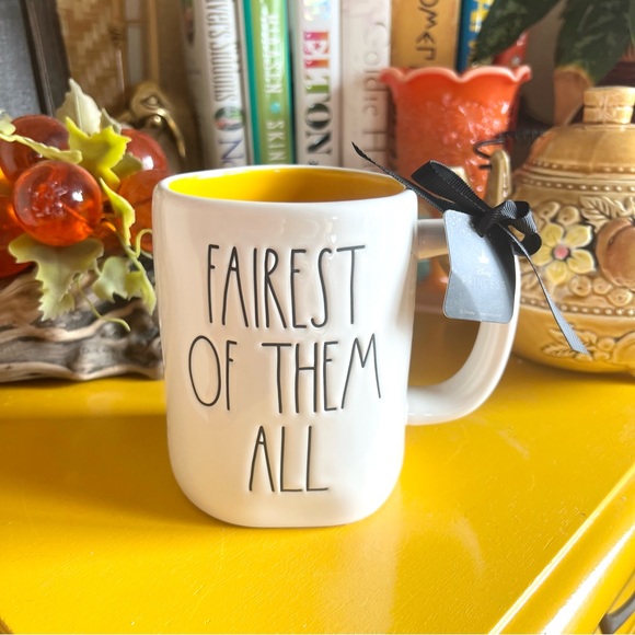 New! Rae Dunn Disney Princess Snow White Who’s The Fairest Of Them All Mug - Picture 2 of 7